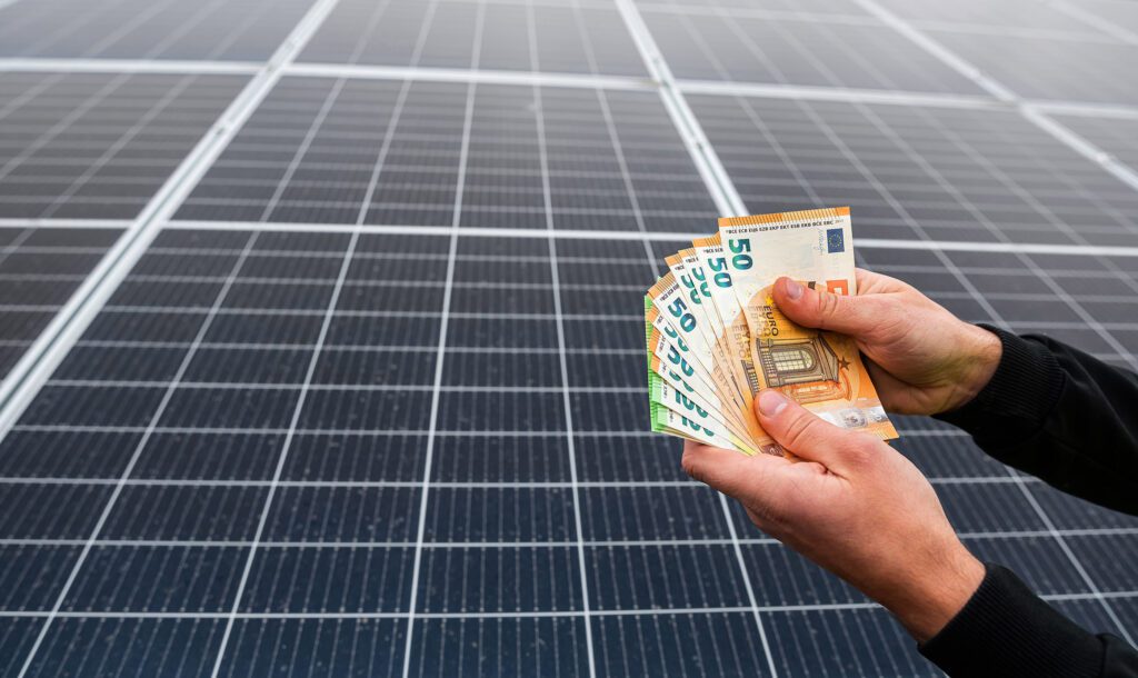 Jakie dotacje można otrzymać na OZE? Green House Systems Fotowoltaika