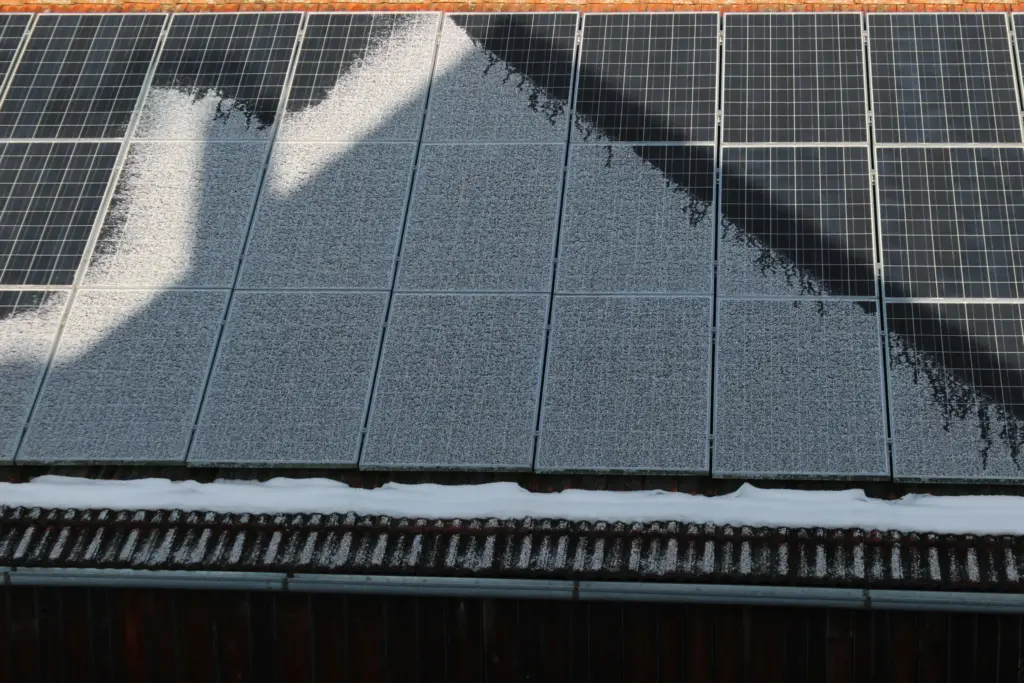 Kąt padania promieni słonecznych na panele fotowoltaiczne Green House Systems Fotowoltaika