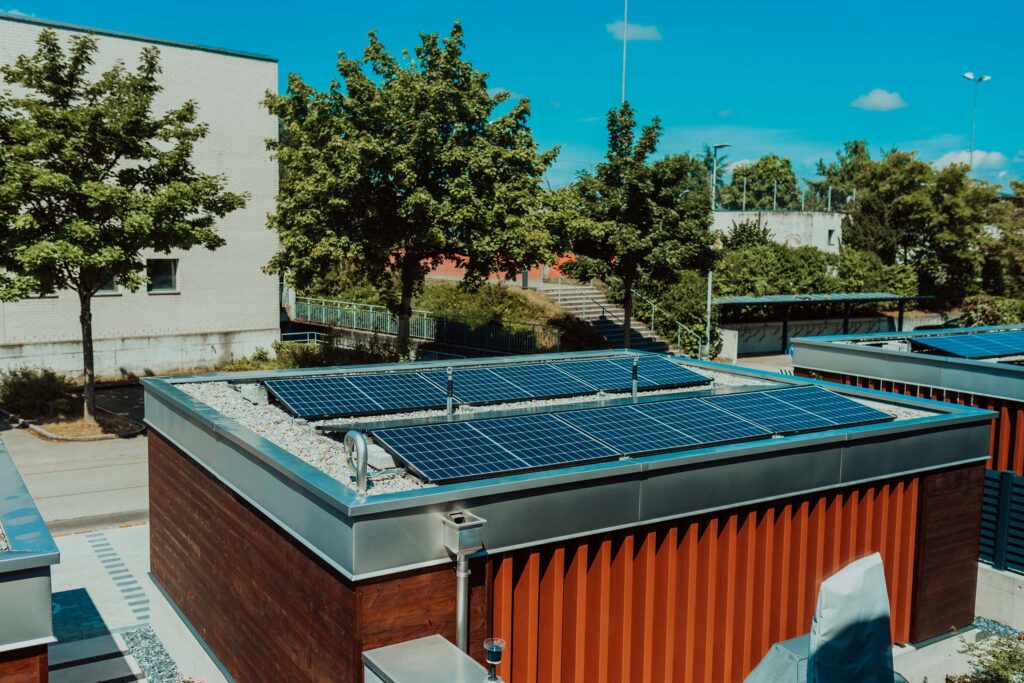 Fotowoltaika z magazynem a bez – realne różnice Green House Systems Fotowoltaika